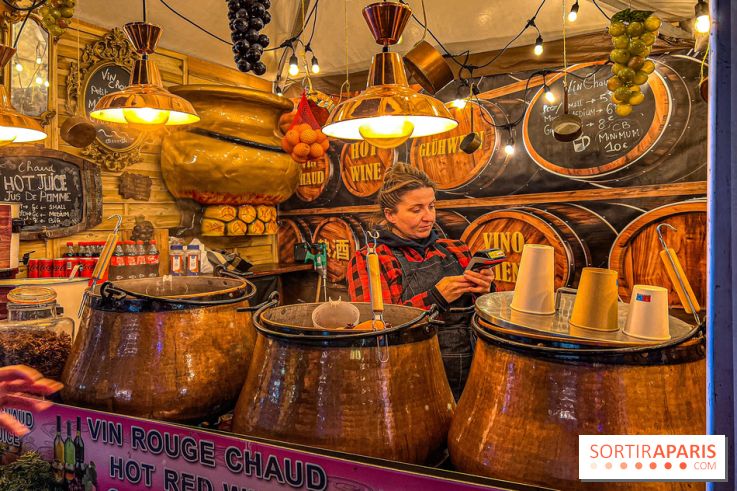 Marché de Noël 2023 au pied de la tour Eiffel - Quai Jacques Chirac