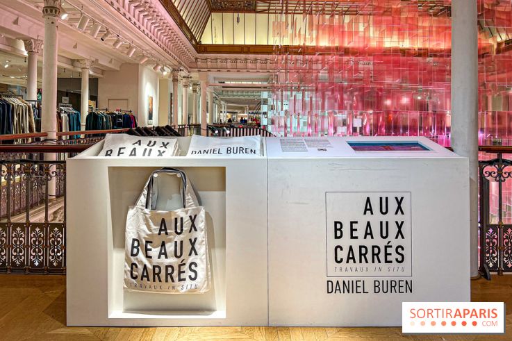 Aux Beaux Carrés, l'exposition de Daniel Buren au Bon Marché Rive Gauche