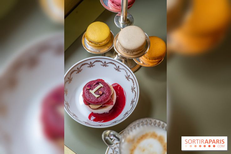 Le tea time du Bar à desserts de Ladurée Champs-Elysées -  A7C2252
