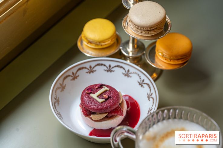 Le tea time du Bar à desserts de Ladurée Champs-Elysées