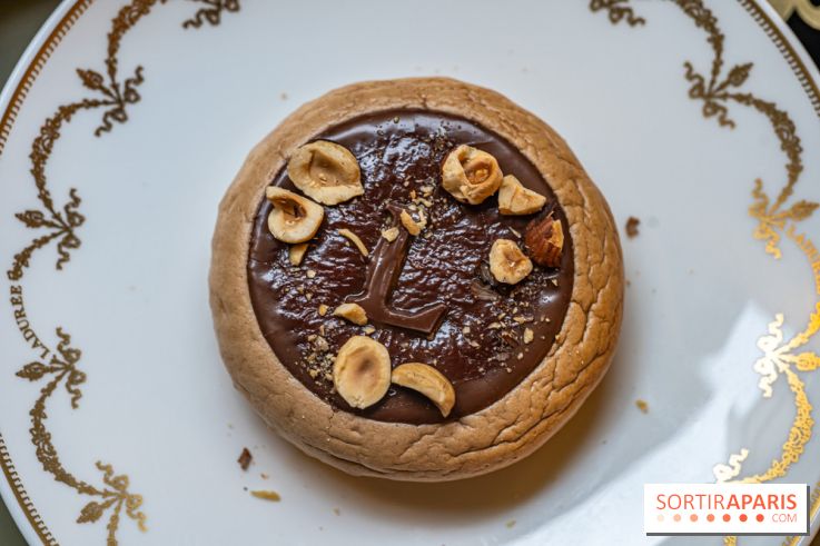 Le tea time du Bar à desserts de Ladurée Champs-Elysées -  A7C2275