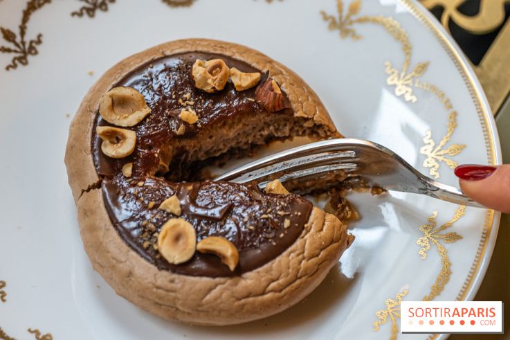 Le tea time du Bar à desserts de Ladurée Champs-Elysées -  A7C2283