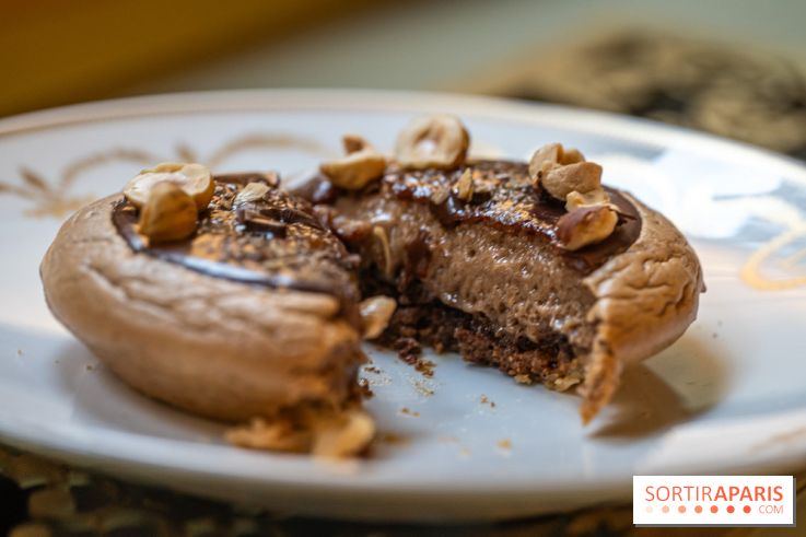 Le tea time du Bar à desserts de Ladurée Champs-Elysées -  A7C2284