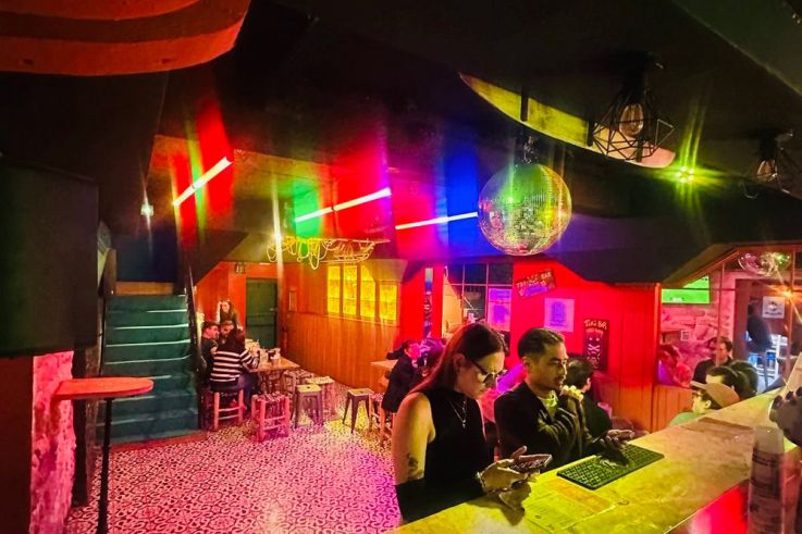TiKi Playa c'est l'évasion en plein Paris : un beach bar festif et une terrasse XXL