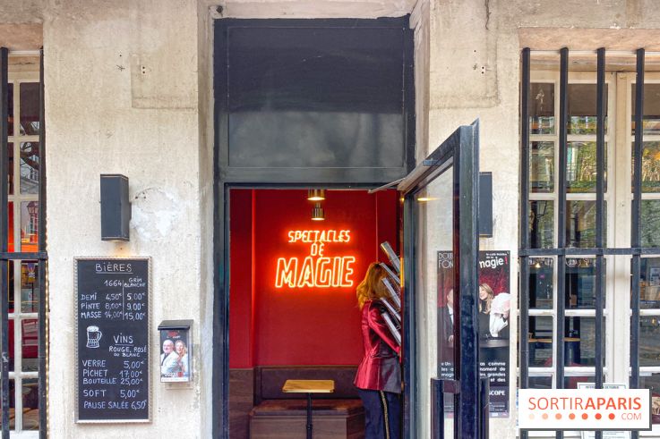 Le Double-Fond : un café-théâtre de magie emblématique dans le Marais