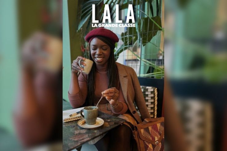 La grande classe, le spectacle de l'humoriste Lala prolongé au Théâtre de La petite loge 