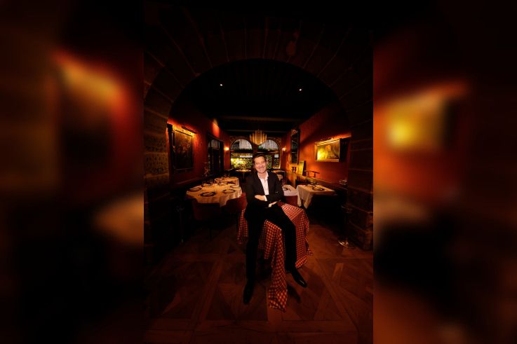 Laurent Gerra se met à table : son nouveau spectacle aux Folies Bergère 