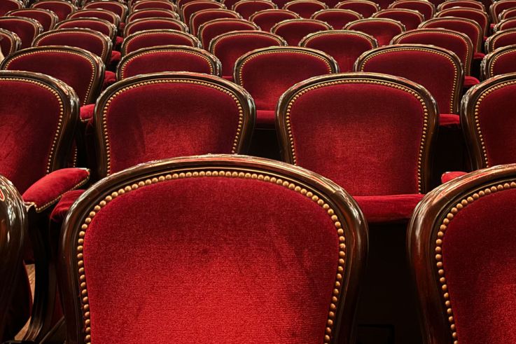 Eva Rami présente son tryptique de seules en scène au Théâtre de l'Atelier 