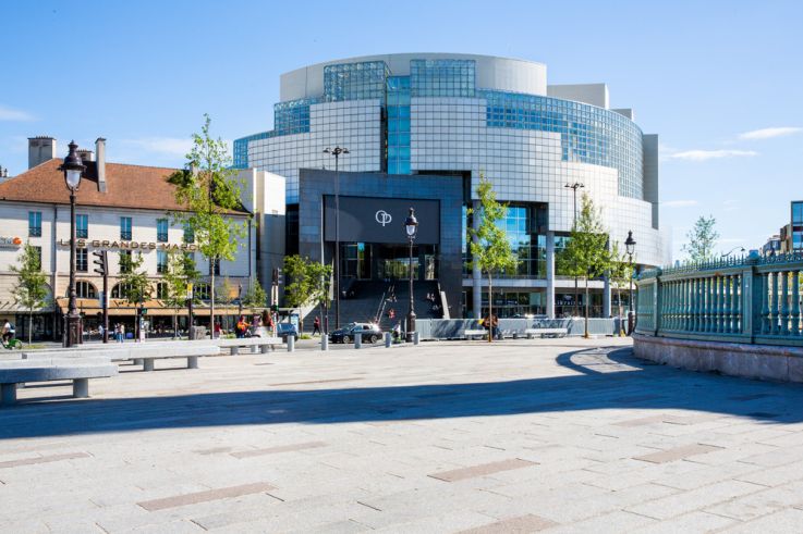La Bohème à l’Opéra Bastille : l’amour et la jeunesse au prisme du souvenir