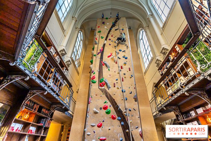 Climbing District Saint-Lazare, la salle d'escalade et espace coworking cachée dans une chapelle