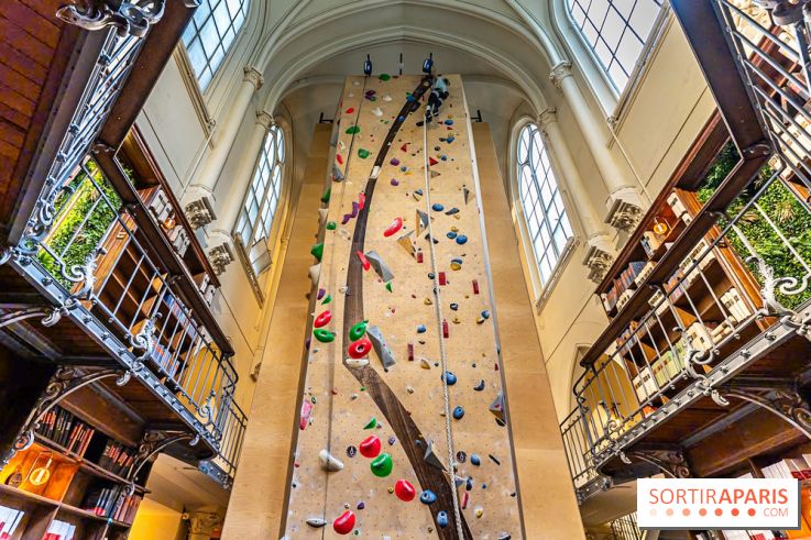 Climbing District Saint-Lazare, la salle d'escalade et espace coworking cachée dans une chapelle