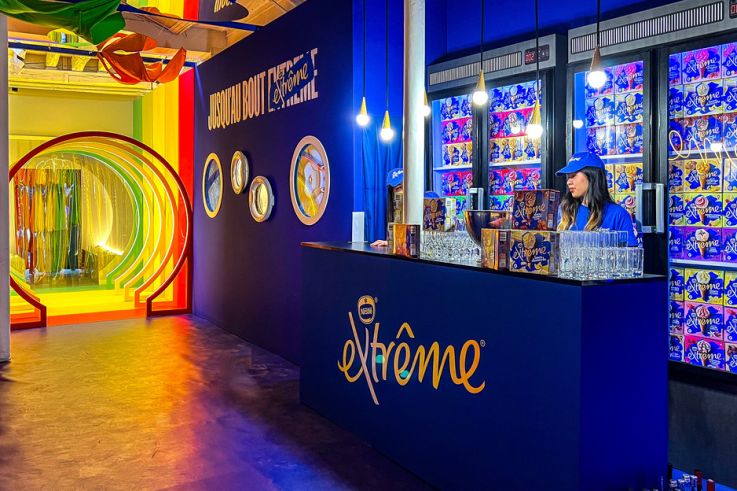Bar à glaces éphémère et gratuit dans une laverie à Paris