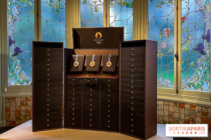 Malles Médailles et Torches des Jeux Olympiques de Paris 2024 griffées Louis Vuitton - image00010