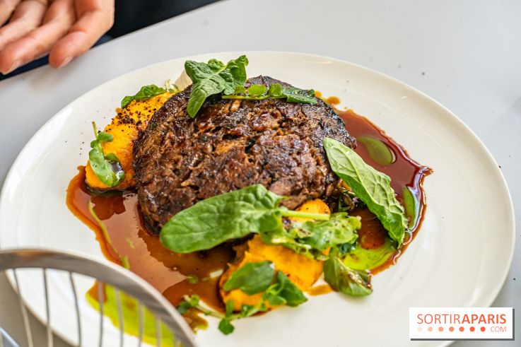 Le Café Mirette, l'excellent resto à la Fondation Pernod, côté Gare Saint-Lazare -  agneau confit et purée de carottes