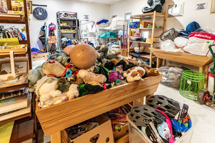 La Braderie solidaire ADM, les boutiques à Guyancourt - les photos