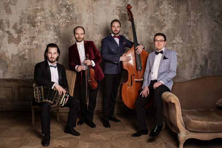 Solo Tango Orquesta. Musique, danse et voix du tango.