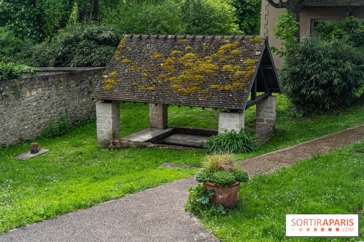 Village de Medan dans les Yvelines -  lavoir de la mairie