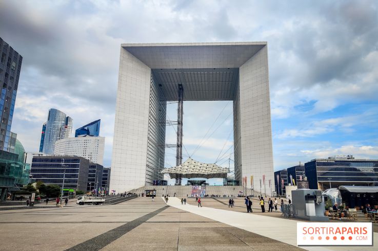 La Tête dans les Nuages - la Défense
