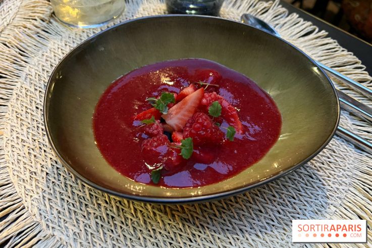Blossom, Sofitel Paris le Faubourg 2024 - Soupe fruits rouges