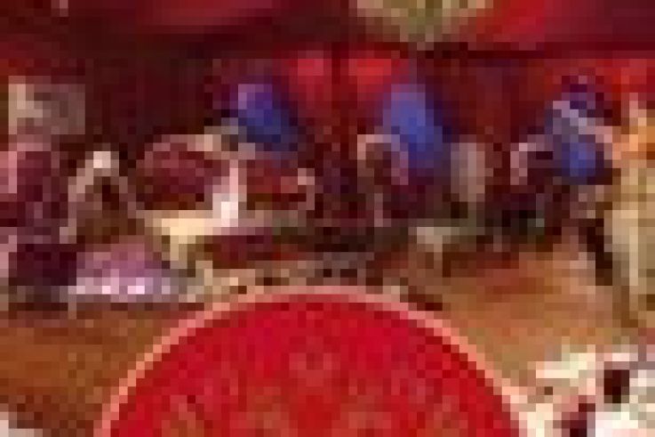 Inauguration du resto russe éphémère"Didineskaya by Yvan" sur les Champs-Elysées