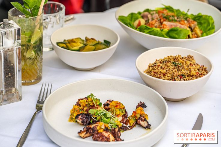 La terrasse du Jardin Privé à Châtelet Les Halles en mode barbecue  -  plats 