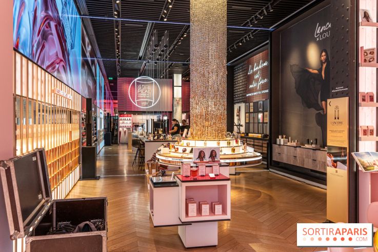 Le Café de la Rose Lancôme par Nina Métayer sur les Champs-Elysées à Paris