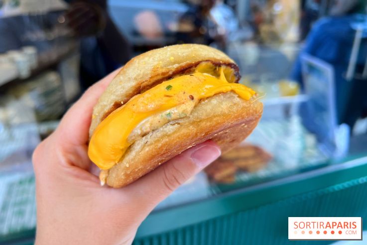 Maurice Sfez Café - Egg and cheese sandwich