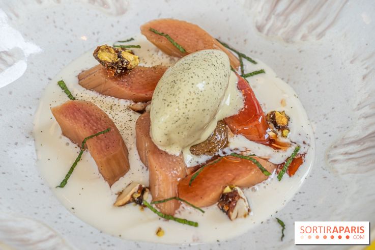 Belle Maison, Bistrot iodé, restaurant de poissons et fruits de mer Paris 9 - rhubarbe pochée glace mentholée