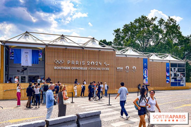 Megastore Paris 2024 Champs-Élysées