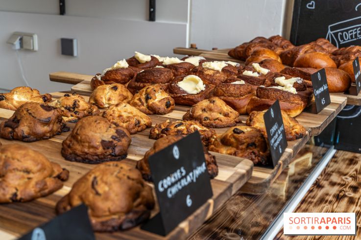 Inform Café, le coffee shop brunch  sur fond de monument historique au Citéco -  cookie - viennoiseries - gâteau