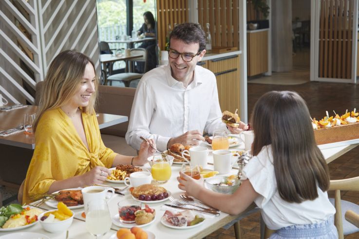 À Montparnasse, le brunch dominical prend des allures de festin chez Umami Burger Paris !