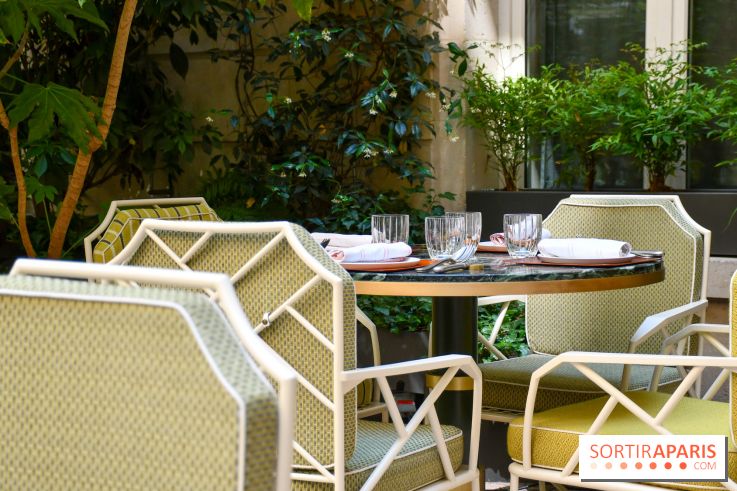 Comestibles comptoir gourmand et terrasse confidentielle par Paul Pairet à l'Hôtel de Crillon