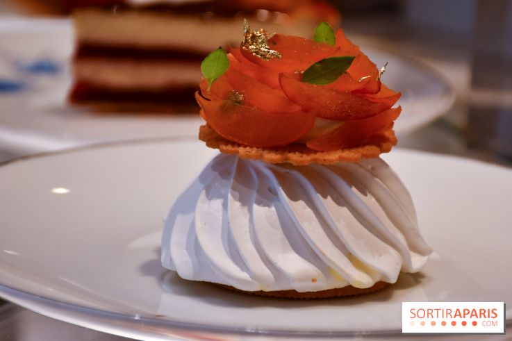 Comestibles comptoir gourmand et terrasse confidentielle par Paul Pairet à l'Hôtel de Crillon