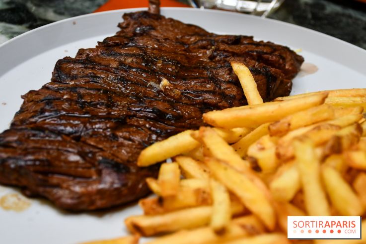 Comestibles comptoir gourmand et terrasse confidentielle par Paul Pairet à l'Hôtel de Crillon