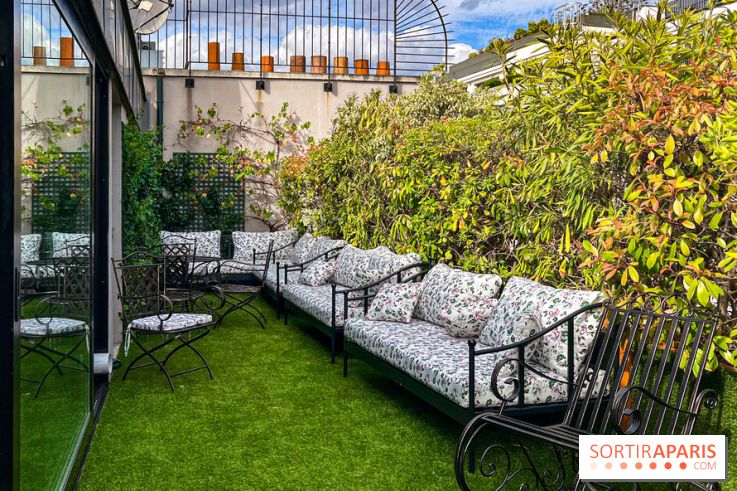 Le Marta, le bar à cocktails perché sur le rooftop de l'Hôtel Barrière Fouquet's Paris tout l'été
