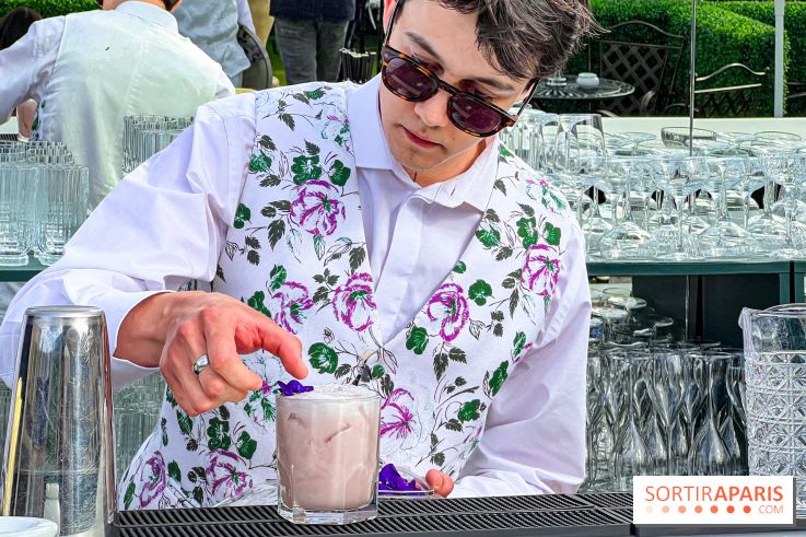 Le Marta, le bar à cocktails perché sur le rooftop de l'Hôtel Barrière Fouquet's Paris tout l'été