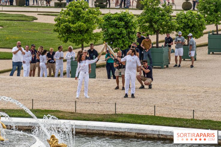 JO Paris 2024 : Les porteurs et relais de la flamme à Versailles -  Patrick Bruel