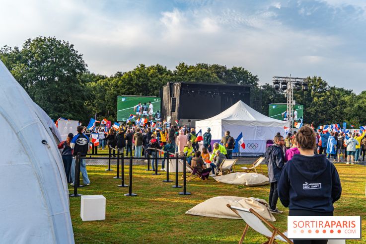 La Fan zone de Saint-Quentin en Yveli!nes, soirée Ofenbach et drones -  A7C0307
