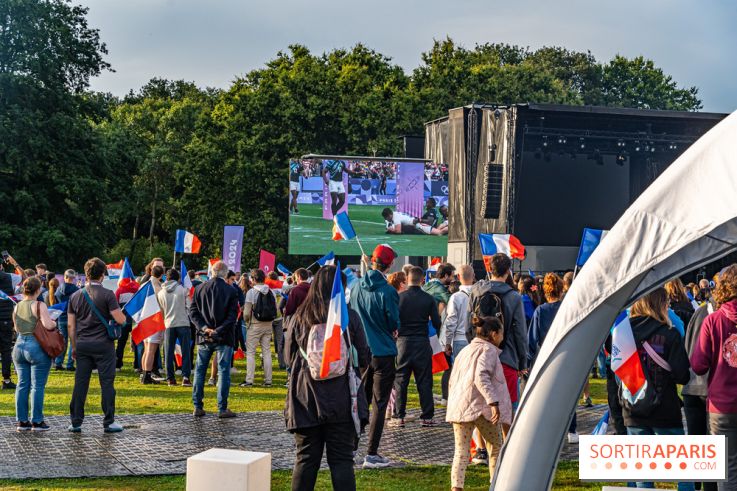 La Fan zone de Saint-Quentin en Yveli!nes, soirée Ofenbach et drones