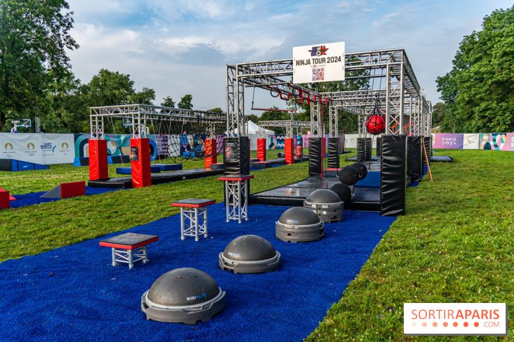 La Fan zone de Saint-Quentin en Yveli!nes, soirée Ofenbach et drones -  A7C0321