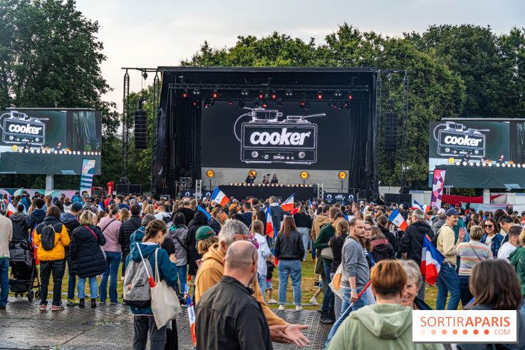 La Fan zone de Saint-Quentin en Yveli!nes, soirée Ofenbach et drones -  A7C0340