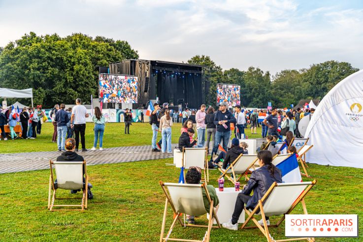 La Fan zone de Saint-Quentin en Yveli!nes, soirée Ofenbach et drones -  A7C0344