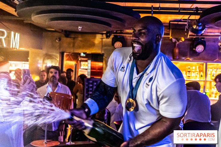 Teddy Riner fête sa 3e médaille d'or olympique au Bistrot Podium