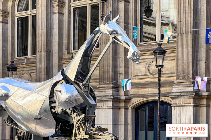 ZEUS, cheval métallique de la cérémonie d'ouverture des JO de Paris 2024 à l'Hôtel de Ville