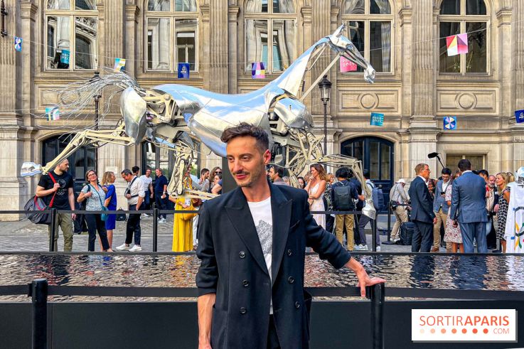 ZEUS, cheval métallique de la cérémonie d'ouverture des JO de Paris 2024 à l'Hôtel de Ville