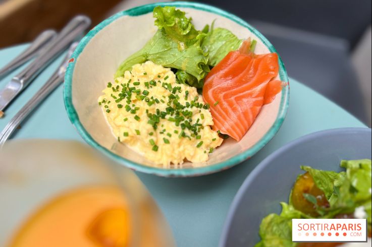 Café Mirabelle - Oeufs brouillées saumon