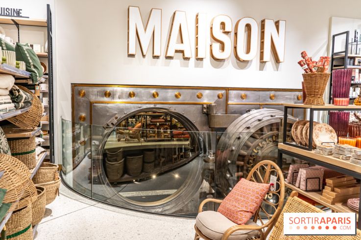 Le coffre fort historique du Monoprix des Champs-Elysées -  A7C1541