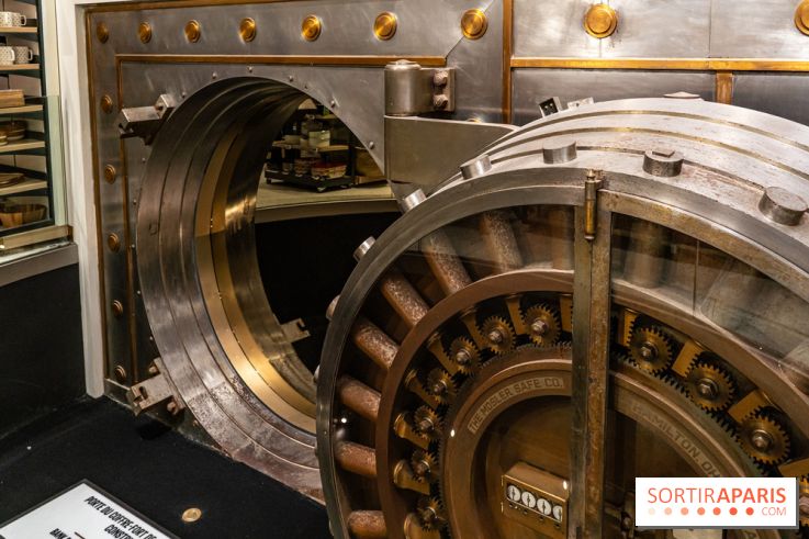 Le coffre fort historique du Monoprix des Champs-Elysées -  A7C1538