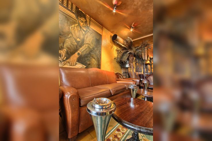  FUMOIR lounge AU CUBANA CAFE