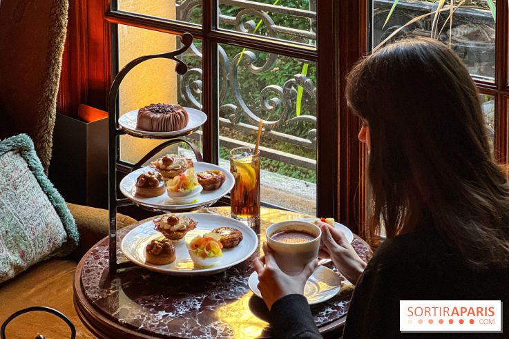 L'élégant Tea Time du Saint James Paris, à savourer dans l'écrin feutré de sa bibliothèque